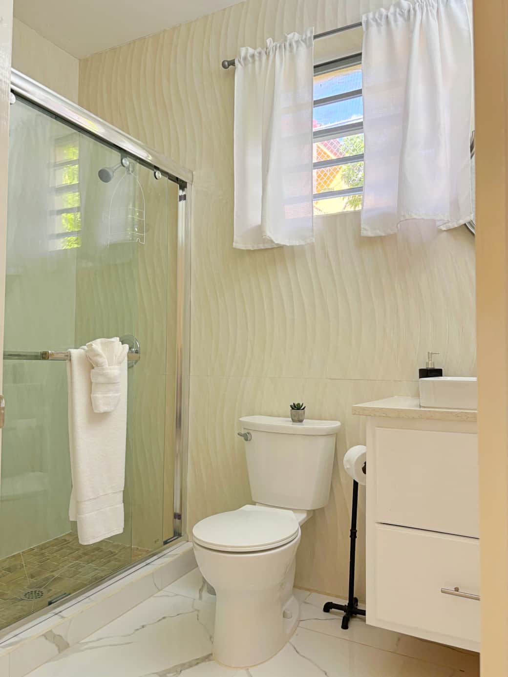 Master Bathroom Master Bathroom