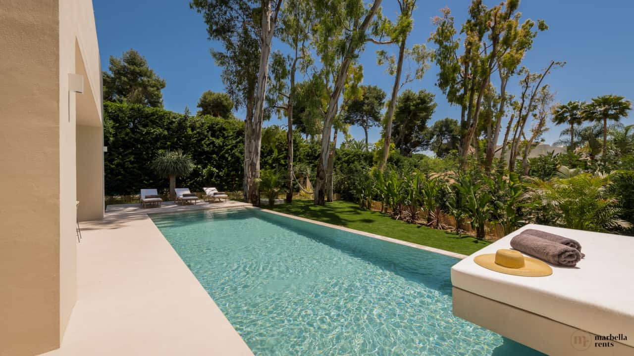 Private pool with complete privacy.