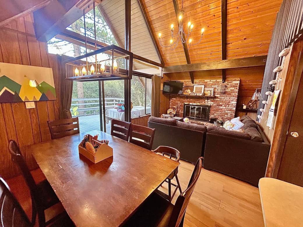 -Kick back and relax. Don't worry about using coasters on our dining or coffee table. They are meant for living!
-Dining table seats 6+. We have a vintage wood high chair available for use
-Two-story windows look out on protected forest behind -Kick back and relax. Don't worry about using coasters on our dining or coffee table. They are meant for living!
-Dining table seats 6+. We have a vintage wood high chair available for use
-Two-story windows look out on protected forest behind