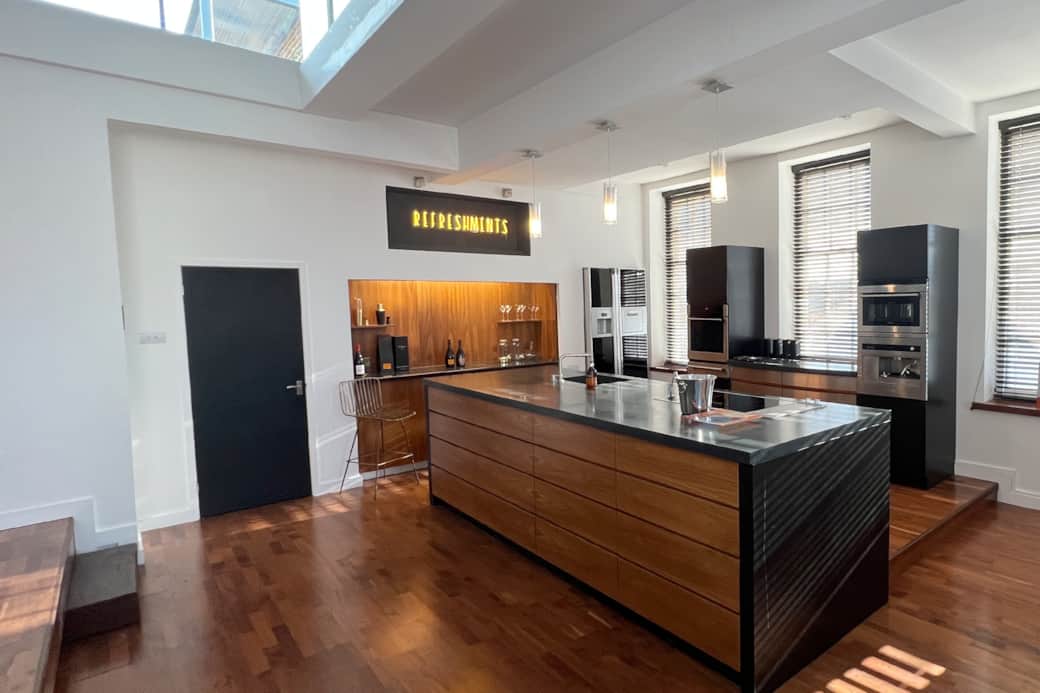 Kitchen and Cocktail Bar