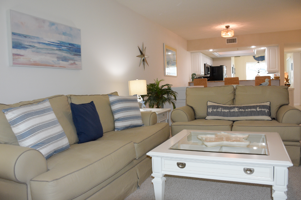 Movie nights, game nights, or extra sleeping space—this living room has it all.