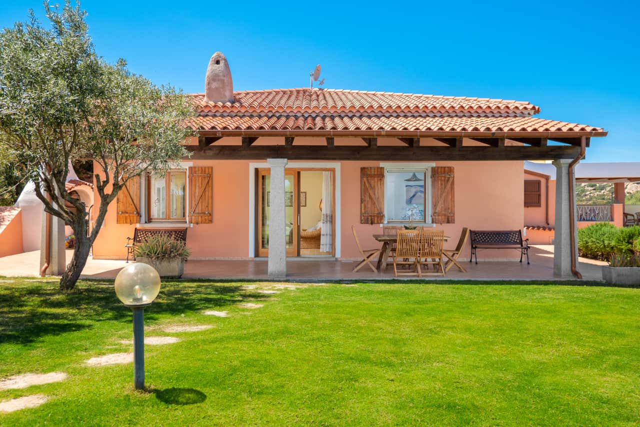 The patio oversees the garden and is ideal for dining outside