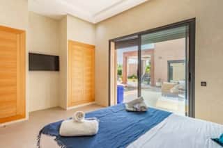 villa Zina, Élégance et luxe,piscine & jacuzzi — photo 17