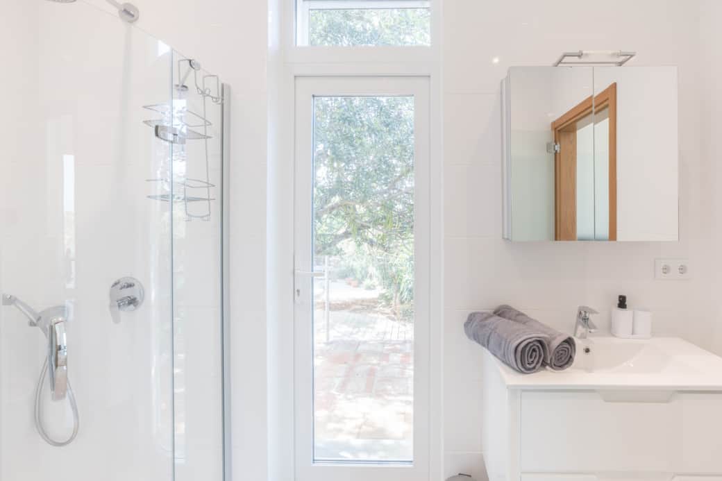 Bathroom for bedroom 5