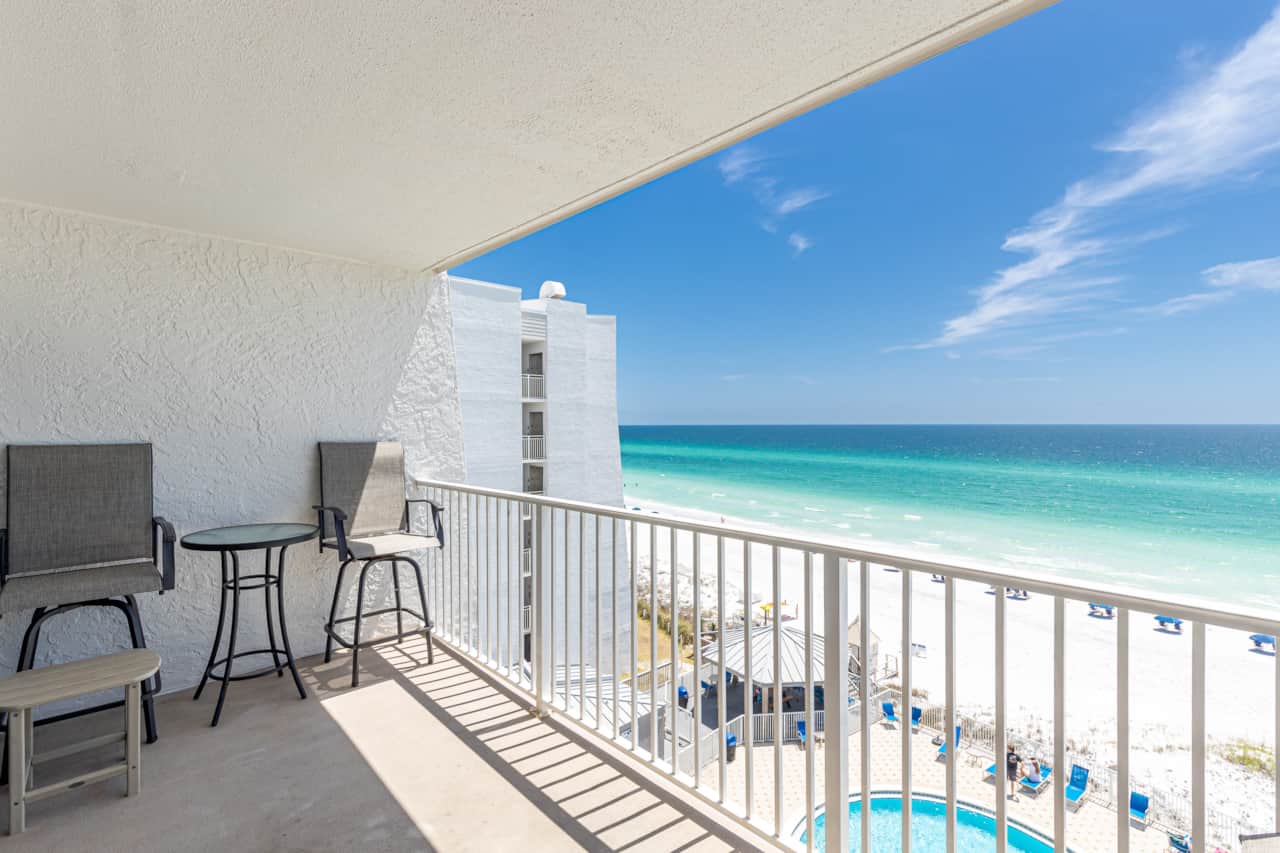 Balcony seating for 4