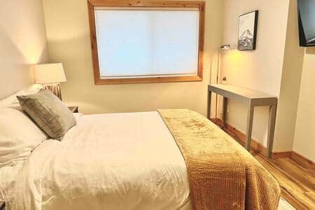 Work from home at the desk space or relax in bed and watch your favorite show. Work from home at the desk space or relax in bed and watch your favorite show.