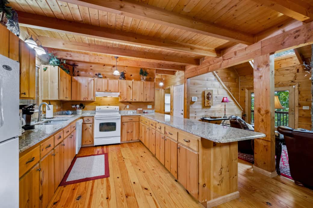 Large Kitchen W/ Plenty of Counter Space Large Kitchen W/ Plenty of Counter Space