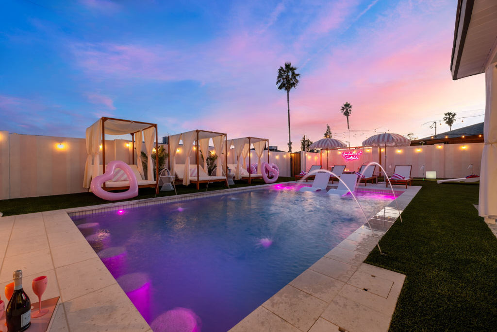 5 swim up bar stools to watch tv or be served a drink!