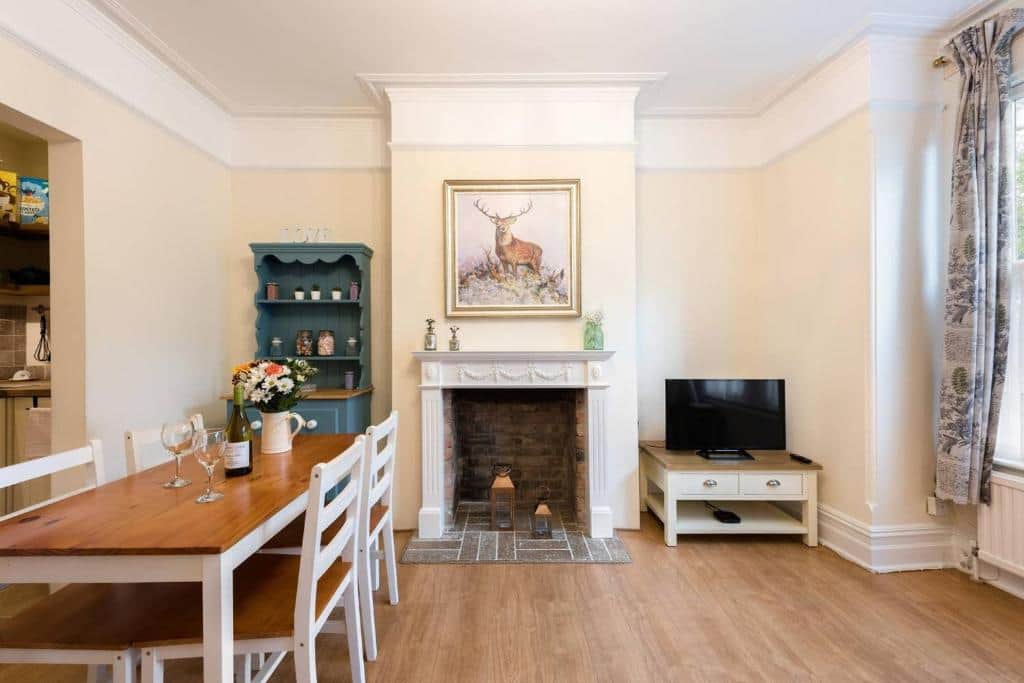 Bikki Sitting room