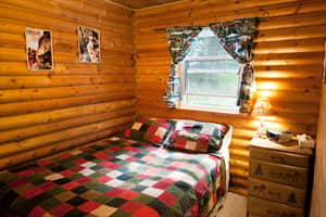 Cabin5 Bedroom1