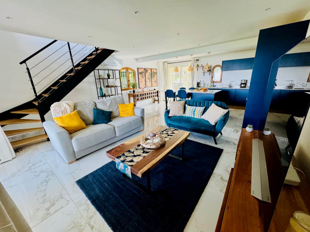 Sxm livingroom openkitchen