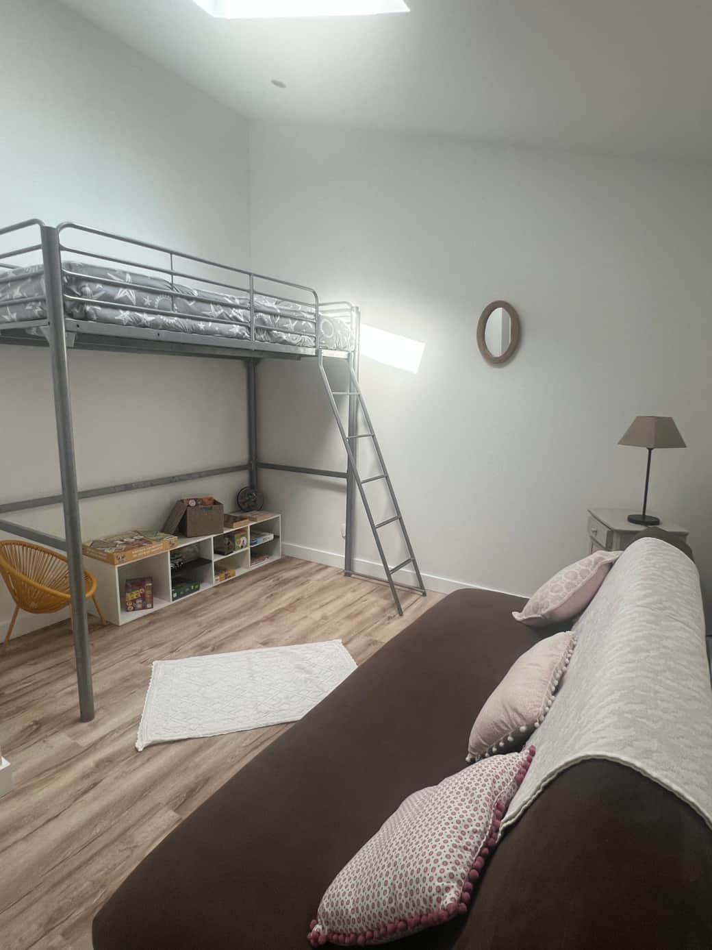 Chambre 2 - Lit mezzanine et jeux